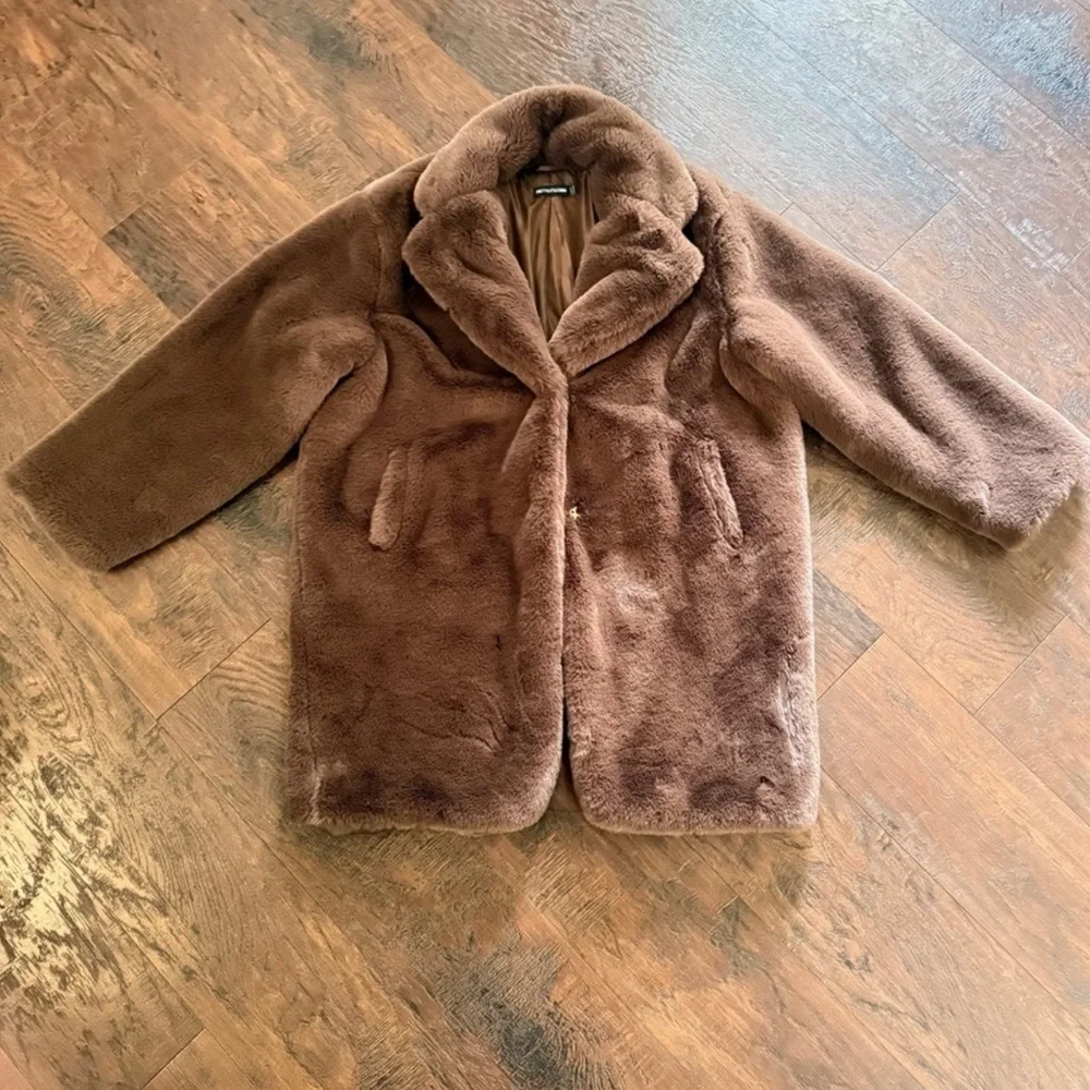 PrettyLittleThing Brown Faux Fur Coat | Plush Teddy Style Winter Jacket | Size 8 - Picture 3 of 7